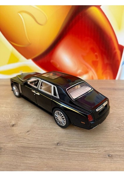1:24 Çek Bırak Işıklı ve Sesli Metal Rolls Royce Diecast Model Araba Siyah 23CM fırsatları