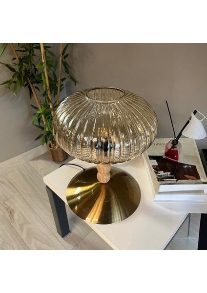 Elegant Cam Bal Rengi Üç Boncuk Masa Lambası Dekoratif Masaüstü Aydınlatma Yatak Odası Başucu Lamba fırsatları