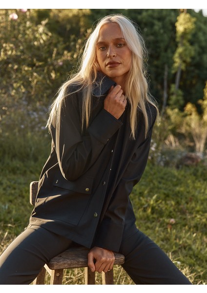 Kadın Lacivert Esnek Dokulu Oversize Ceket