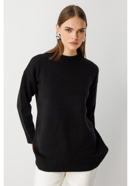 Yuvarlak Yaka Oversize Siyah Triko Kazak