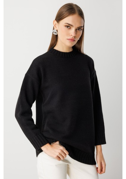 Yuvarlak Yaka Oversize Siyah Triko Kazak modelleri