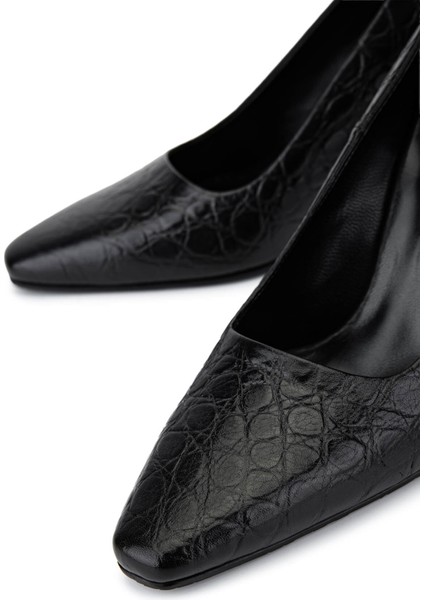 Kadın Siyah Rugan Topuklu Ayakkabı 1138 5147 Bn Ayk SK25-26 Sıyah Fsly fırsatları