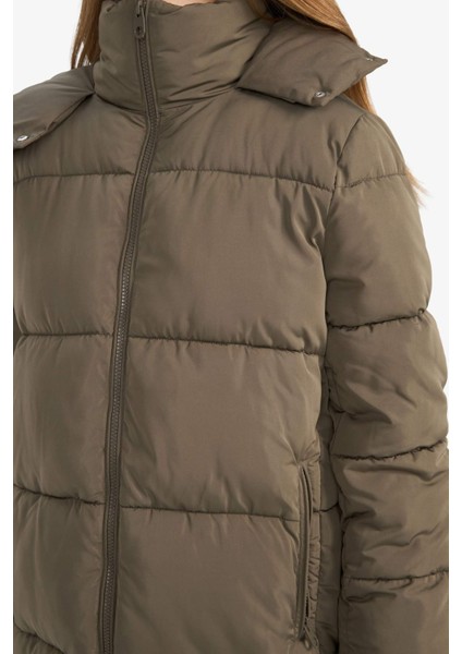 Su Geçirmez Regular Fit Kapüşonlu Parka F3557AX25WN indirimleri