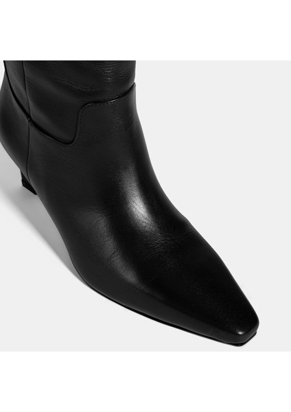 Kadın Siyah Topuklu Deri Çizme