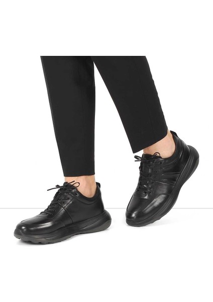 Erkek Siyah Bağcıklı Kalın Tabanlı Deri Sneaker fiyatları