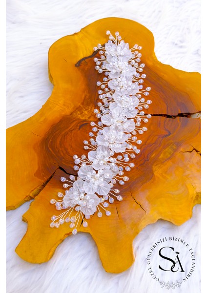 Ikristal Işlemeli Şık ve Zarif Saç Aksesuarı