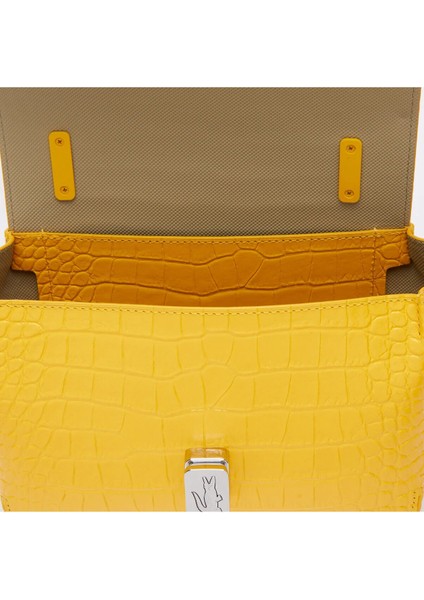 Women’s Amelia Metal Clasp Embossed Leather Handbag modelleri