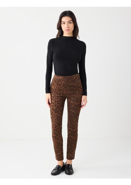 Koyu Kahve Dar Paça Normal Bel Leopar Desenli Pantolon