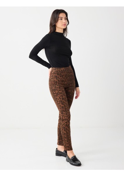 Koyu Kahve Dar Paça Normal Bel Leopar Desenli Pantolon modelleri