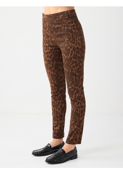 Koyu Kahve Dar Paça Normal Bel Leopar Desenli Pantolon fırsatları