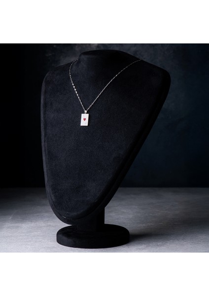 Kupa Ası Figürlü Çelik Kadın Kolye – Modern, Şık ve Sembolik TasarımKolyesi