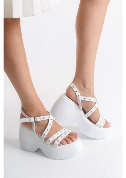 Yanları Kapalı Kalın Şeritli Ahşap Görünümlü Yüksek Dolgu Taban Yazlık Kadın Sandalet Ayakkabı fırsatları