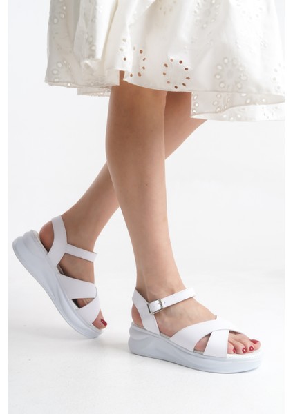 Kadın Deri Görünümlü Fermuarlı Siyah Uzun Çizme modelleri