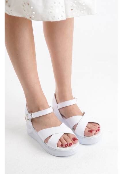 Kadın Deri Görünümlü Fermuarlı Siyah Uzun Çizme fırsatları