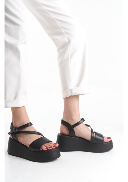 Kadın Deri Görünümlü Fermuarlı Siyah Uzun Çizme fiyatları