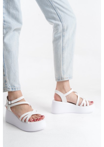 Kadın Deri Görünümlü Fermuarlı Siyah Uzun Çizme