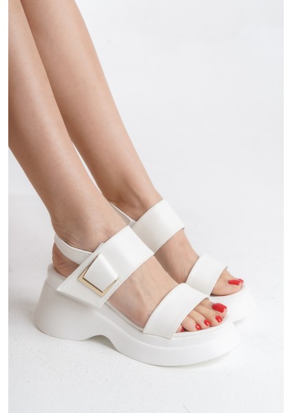 Kadın Deri Görünümlü Fermuarlı Siyah Uzun Çizme