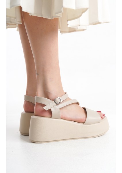 Kadın Deri Görünümlü Fermuarlı Siyah Uzun Çizme modelleri