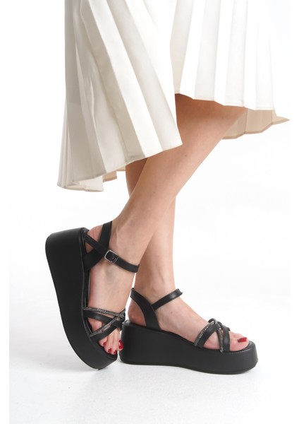 Kadın Deri Görünümlü Fermuarlı Siyah Uzun Çizme fiyatları