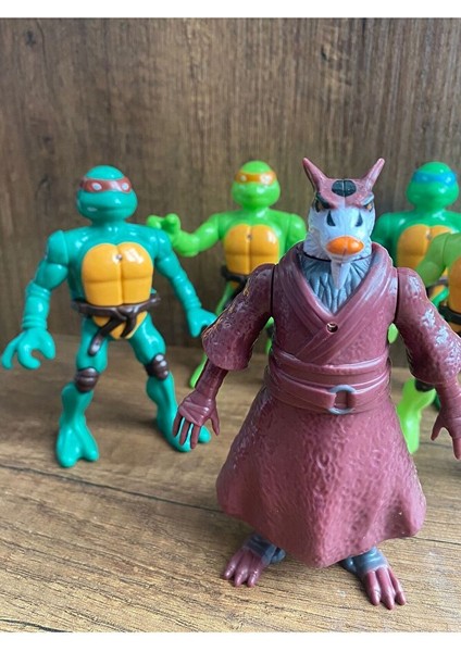 Ninja Kaplumbağa Figür Işıklı 4 Ninja Kaplumbağa 12CM ve Sprinter Ayakta Durur Savaş Aletli modelleri