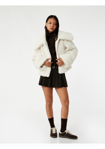 Geniş Yaka Fermuarlı Cep Detaylı Suni Kürk Ceket