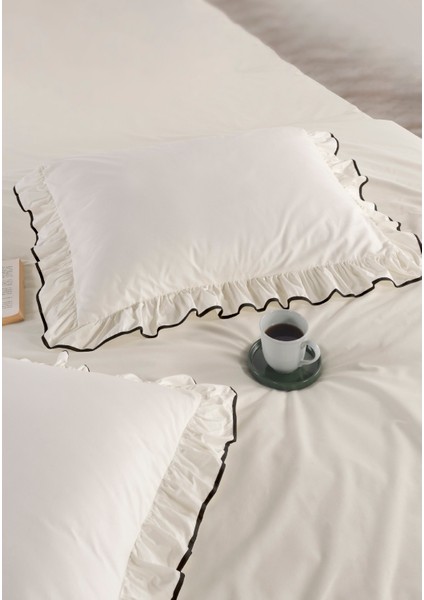 Candy Fırfırlı Biyeli %100 Pamuk Nevresim Takımı Çift Kişilik Ekru Siyah 200X220CM