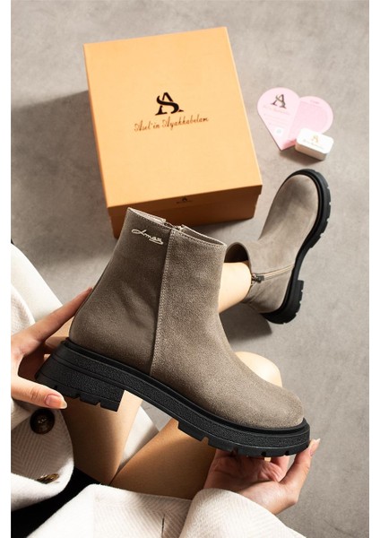 Kadın Bot & Bootie Süet Bej Orta Topuklu Casual/günlük Soğuk Havaya Dayanıklı