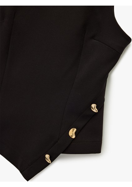 Asimetrik Kesim Aksesuar Detaylı Bisiklet Yaka Kolsuz Bluz modelleri