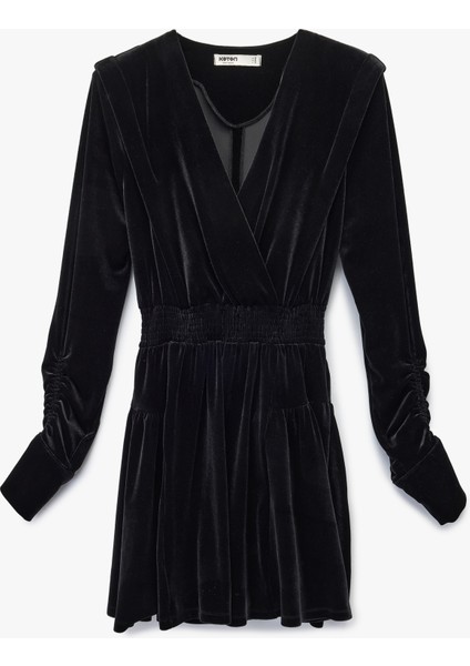 Kruvaze Yaka Uzun Kollu Büzgü Detaylı Kadife Mini Abiye Elbise