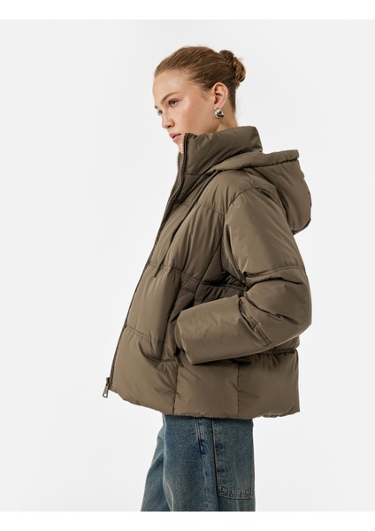 Uzun Kollu Cepli Fermuarlı Su Itici Kapüşonlu Anorak Şişme Mont