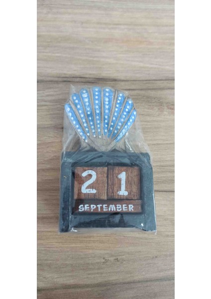 Ahşap Istiridye Figürlü Takvim