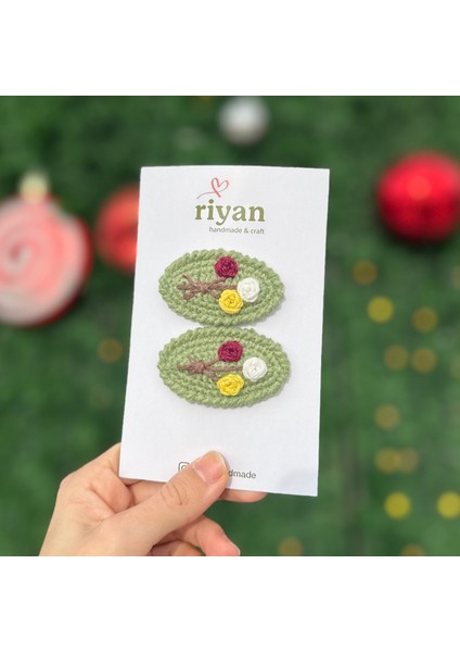 El Yapımı Örgü Çiçek Işlemeli Çıtçıtlı Toka – 2’li Set | Kız Çocuk Saç Aksesuarı