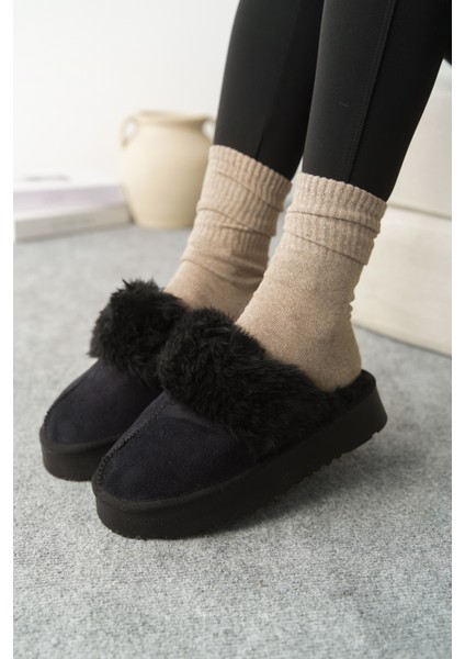 Florri Tüylü Burnu Kapalı Kadın Terlik