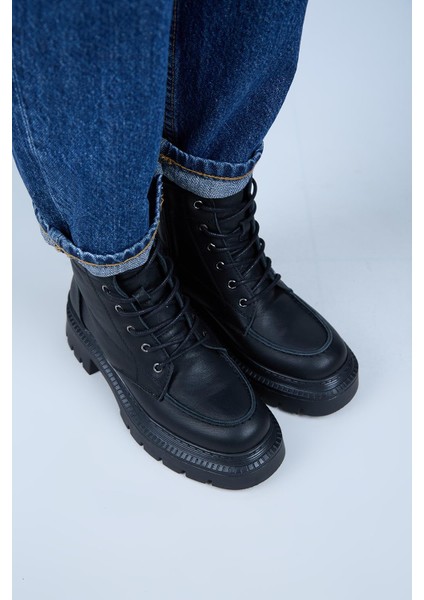 Ayra Kadın Hakiki Deri Bağcıklı Burnu Köşeli Siyah Bot fiyatları