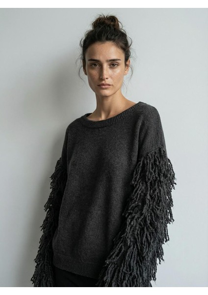 Kadın Kolları Püsküllü Kazak Siyah