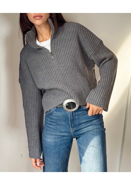 Kadın Gri Dik Yaka Fermuarlı Triko Crop Kazak
