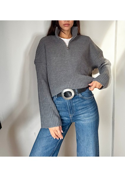Kadın Gri Dik Yaka Fermuarlı Triko Crop Kazak fiyatları