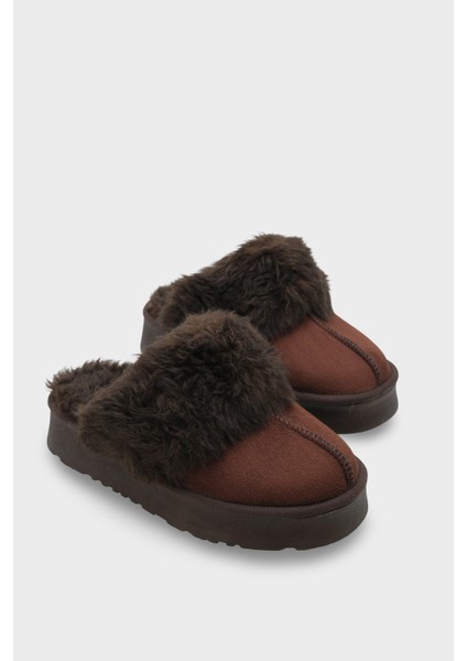 Florri Tüylü Burnu Kapalı Kadın Terlik