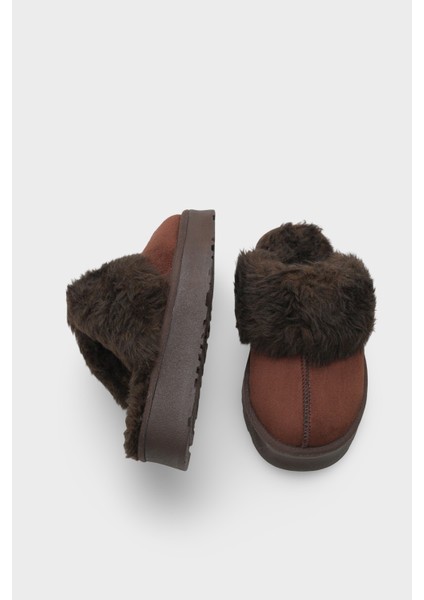 Florri Tüylü Burnu Kapalı Kadın Terlik