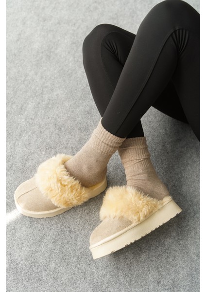 Florri Tüylü Burnu Kapalı Kadın Terlik fiyatları