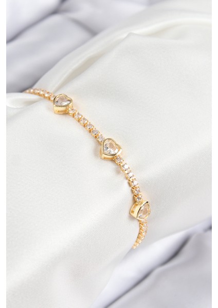 Pirinç Zirkon Taşlı Sıralı Kalp Model Gold Renk Kadın Bileklik