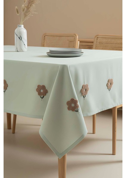 Florita Yeşil Punch Işlemeli Dertsiz Leke Tutmaz Masa Örtüsü 160X220 cm