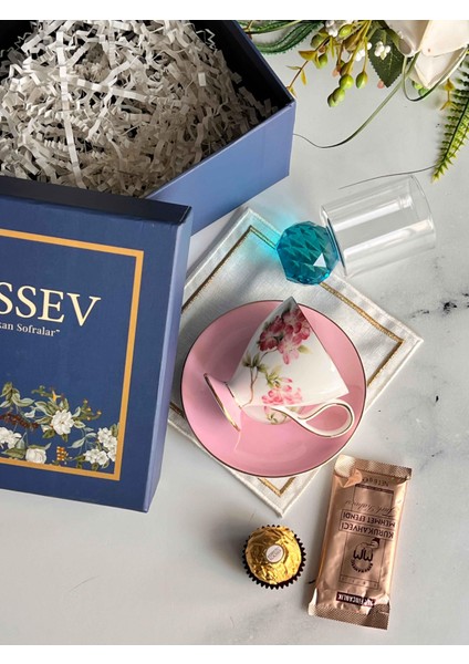 Hediyelik Veronica Blossom Kişiye Özel Hediye Kutulu Fincan Takımı fırsatları