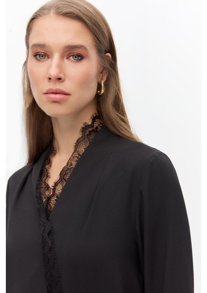 Dantel Detaylı Bluz fiyatları