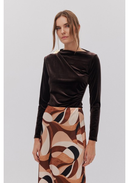 Kadife Omzu Broşlu Bodysuıt fiyatları