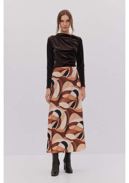 Kadife Omzu Broşlu Bodysuıt