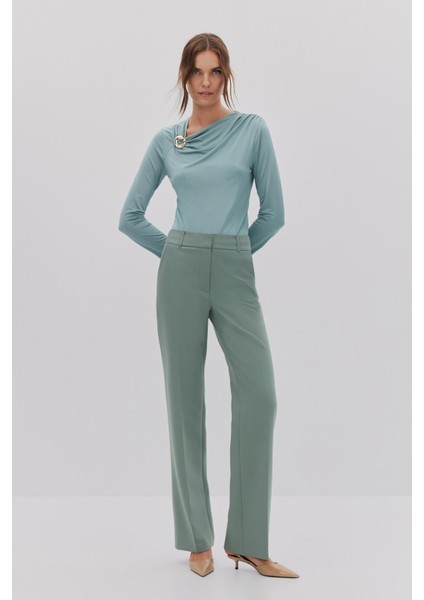 Büzgülü Metal Broşlu Bodysuıt modelleri