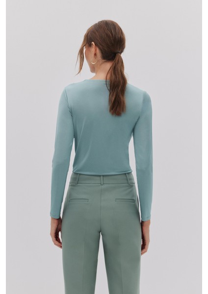 Büzgülü Metal Broşlu Bodysuıt fırsatları