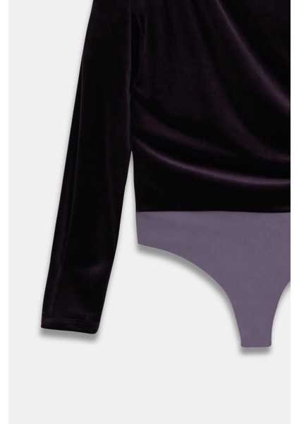 Kadife Omzu Broşlu Bodysuıt