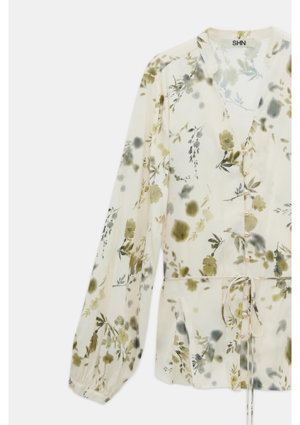 Çiçek Desenli Beli Kuşaklı Saten Gömlek fırsatları